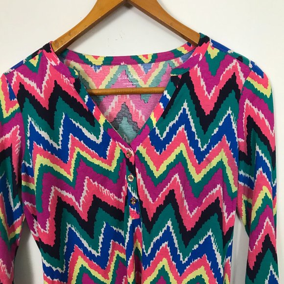 Lilly Pulitzer Tops - Lilly Pulitzer M V-Neck Button Pima Cotton Blouse